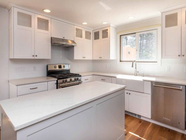 Cape Cod Home 994703