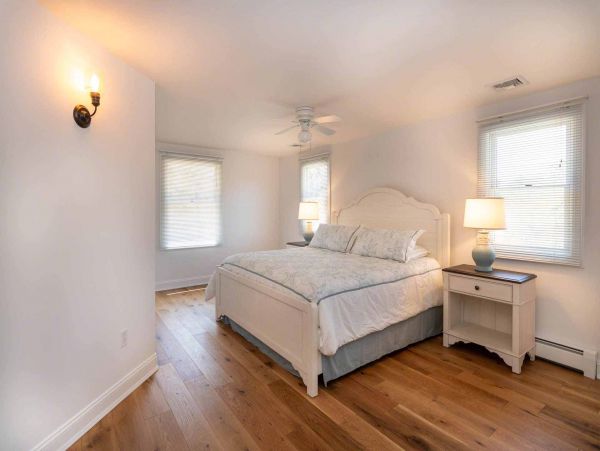 Cape Cod Home 994703