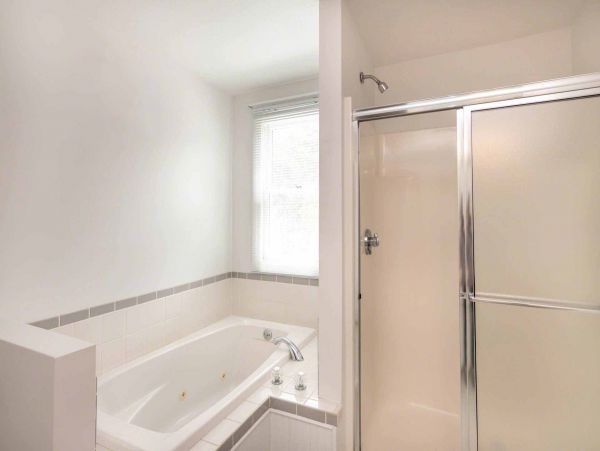 Cape Cod Home 994703