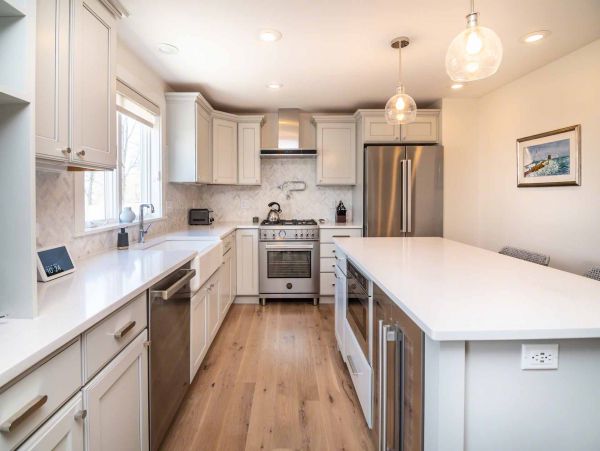 Cape Cod Home 994704