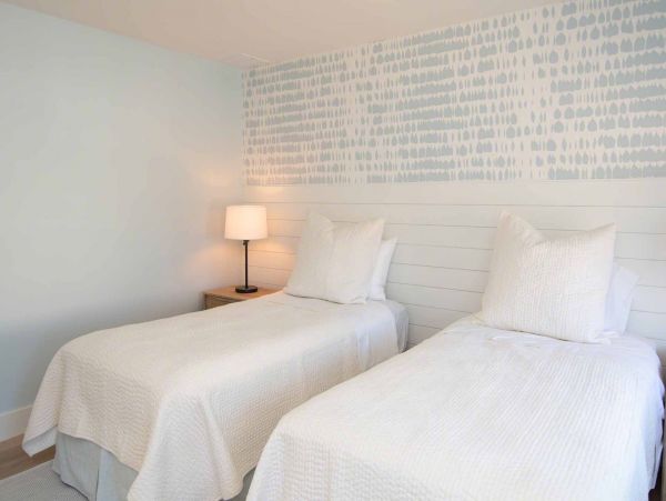 Cape Cod Home 994704