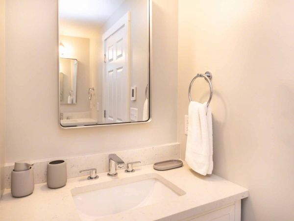 Cape Cod Home 994704