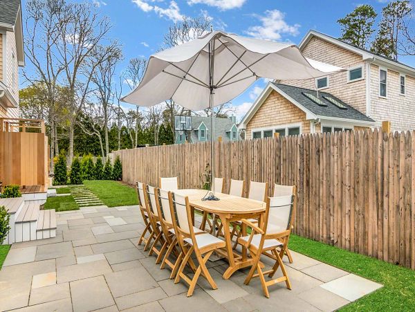 Cape Cod Home 994704