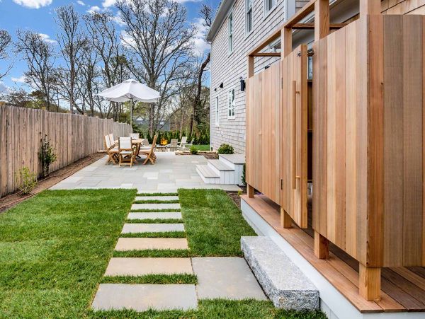 Cape Cod Home 994704