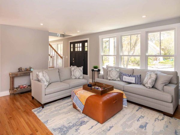 Cape Cod Home 994705