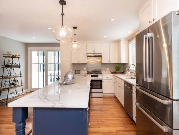 Cape Cod Home 994705