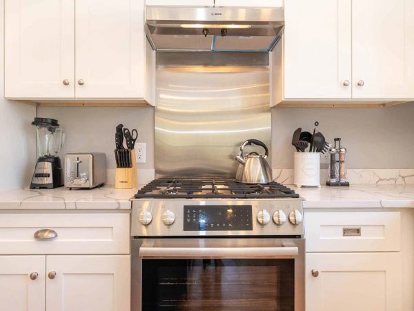 Cape Cod Home 994705