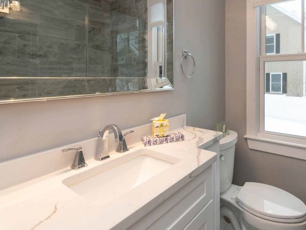 Cape Cod Home 994705