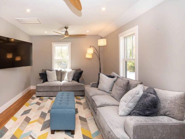 Cape Cod Home 994705