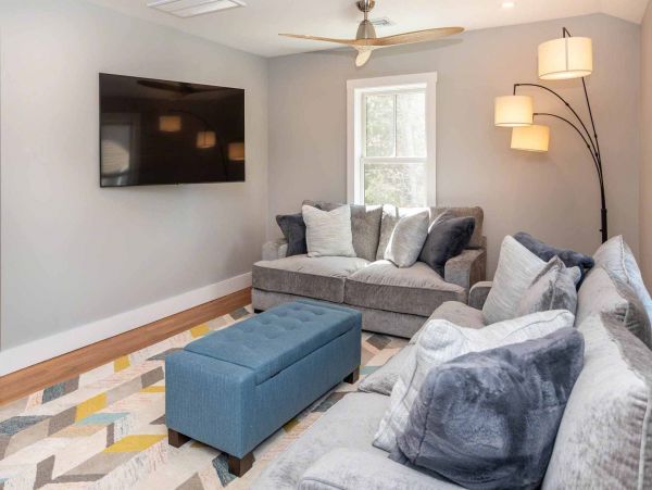 Cape Cod Home 994705