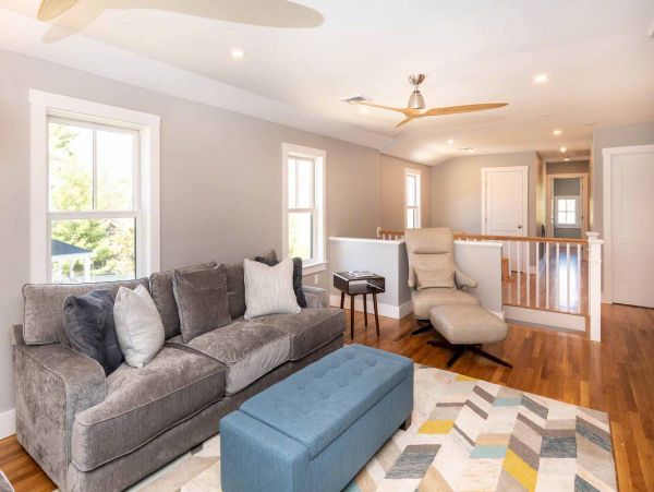 Cape Cod Home 994705