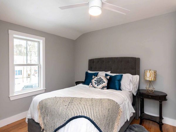 Cape Cod Home 994705
