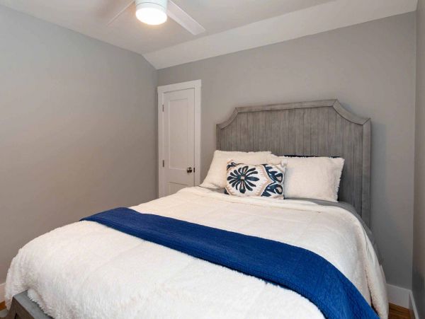 Cape Cod Home 994705