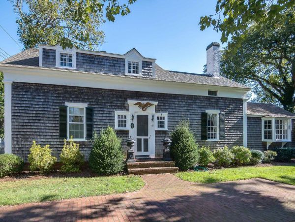 Cape Cod Home 994706