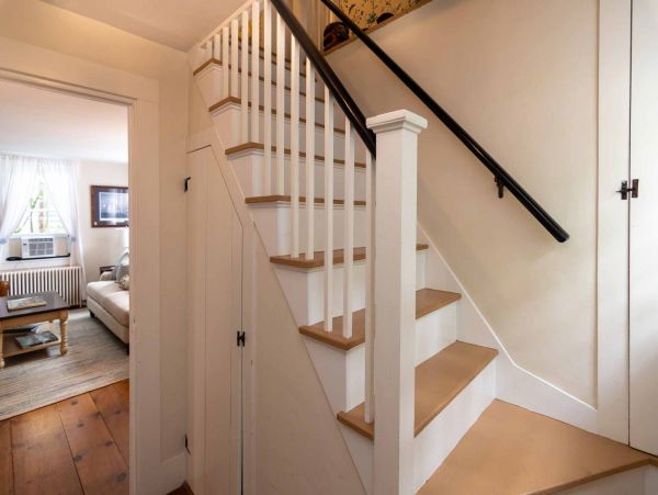 Cape Cod Home 994706