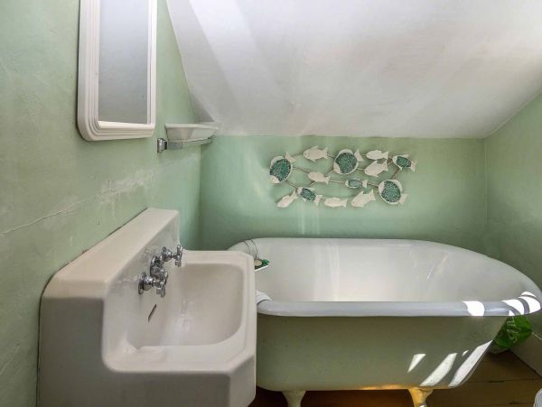 Cape Cod Home 994706