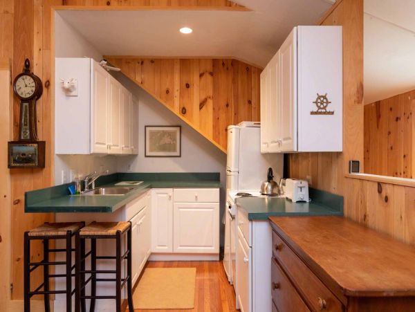 Cape Cod Home 994706