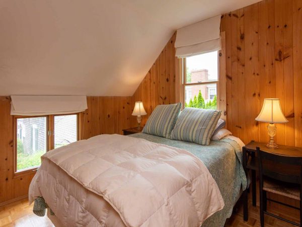 Cape Cod Home 994706