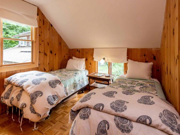 Cape Cod Home 994706