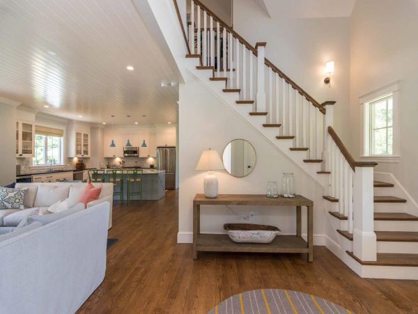 Cape Cod Home 994707