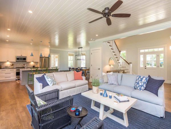Cape Cod Home 994707