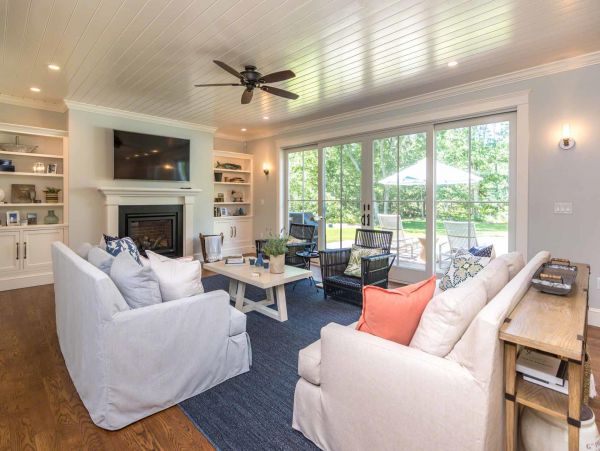 Cape Cod Home 994707