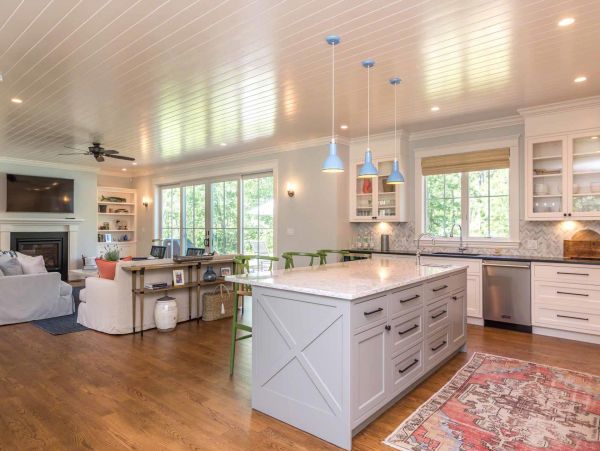 Cape Cod Home 994707