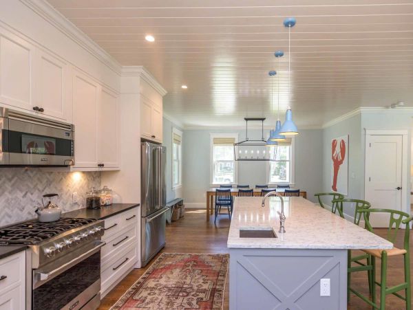 Cape Cod Home 994707