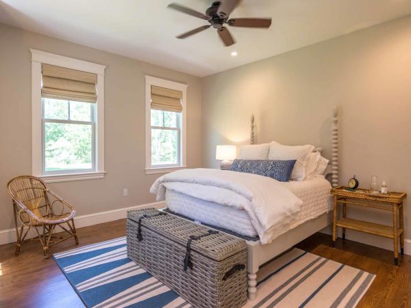 Cape Cod Home 994707