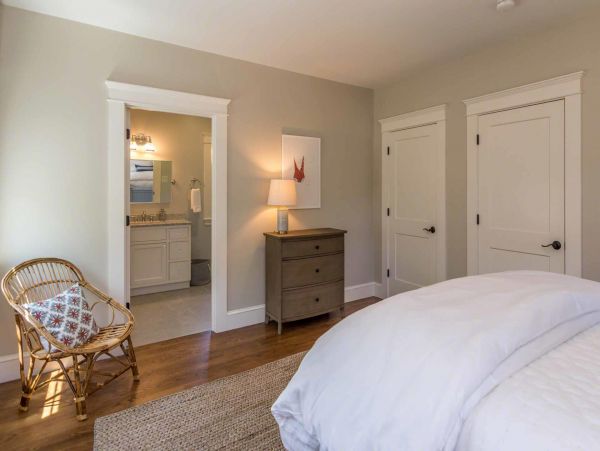 Cape Cod Home 994707