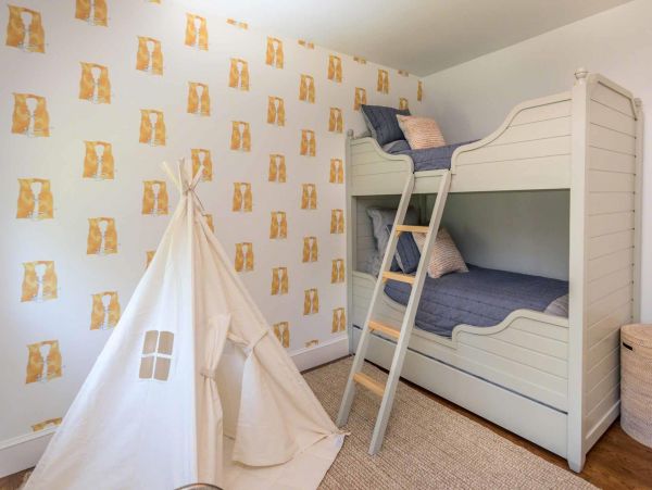 Cape Cod Home 994707