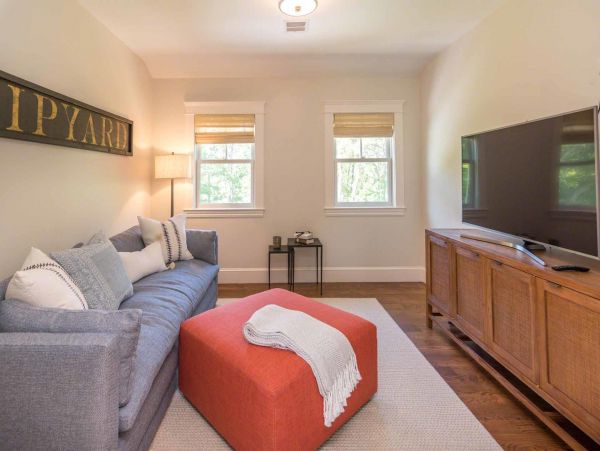Cape Cod Home 994707