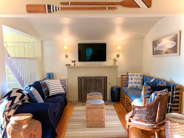 Cape Cod Home 994708