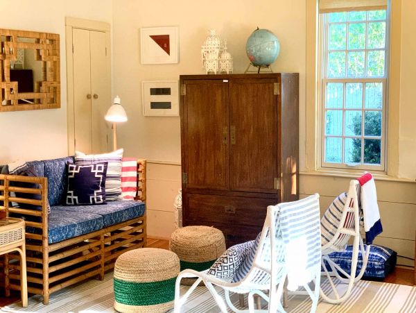 Cape Cod Home 994708