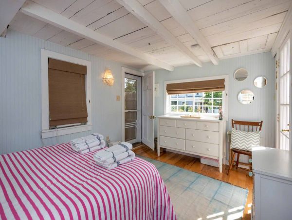 Cape Cod Home 994708