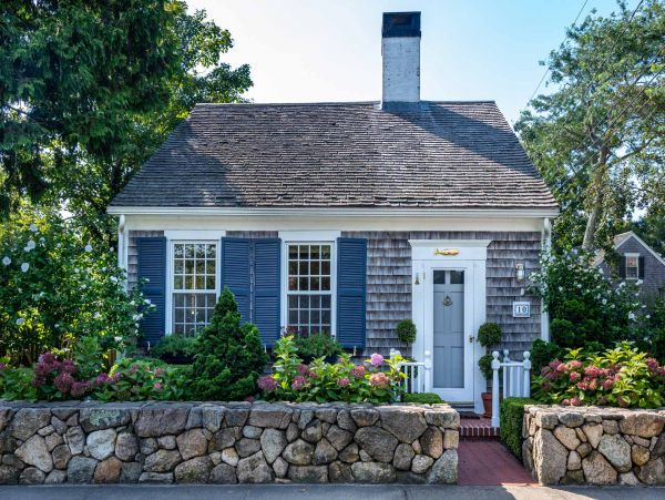Cape Cod Home 994708