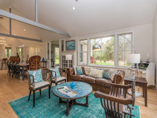 Cape Cod Home 994709