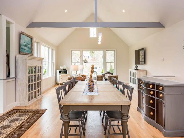 Cape Cod Home 994709