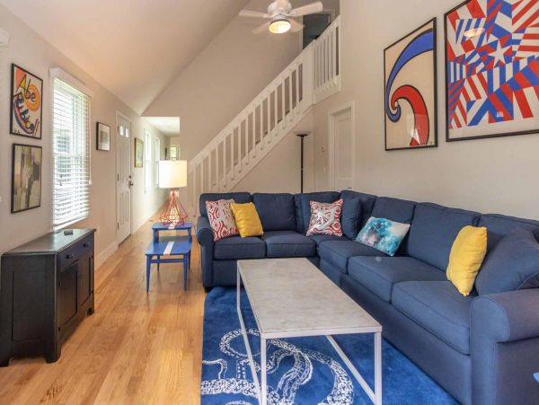 Cape Cod Home 994709