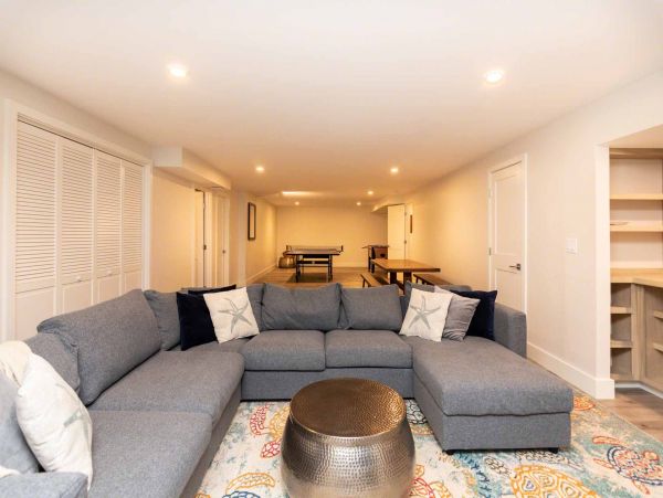 Cape Cod Home 994709