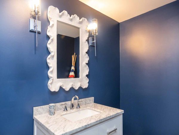 Cape Cod Home 994709