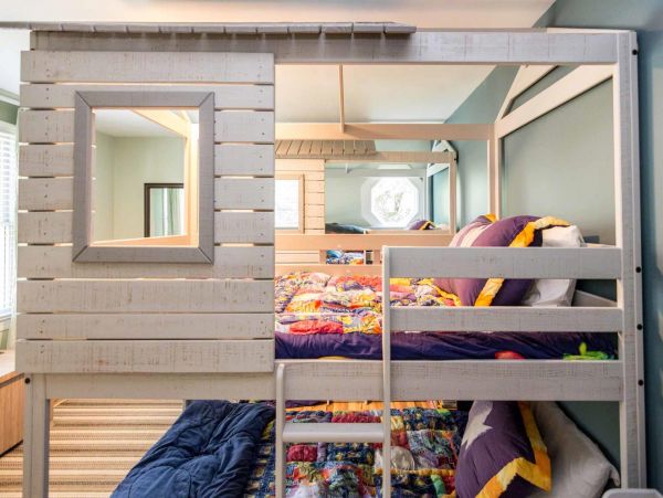 Cape Cod Home 994709