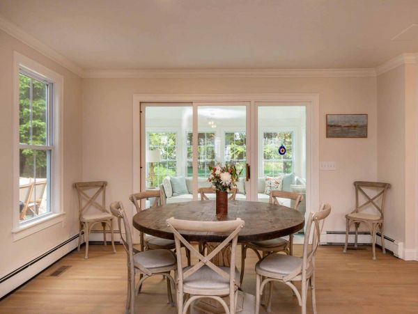 Cape Cod Home 994710