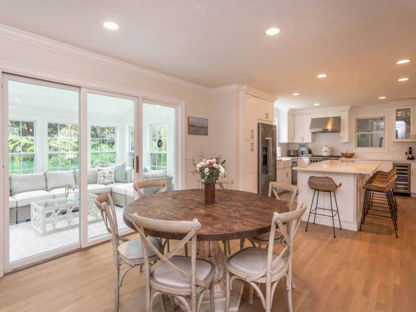 Cape Cod Home 994710
