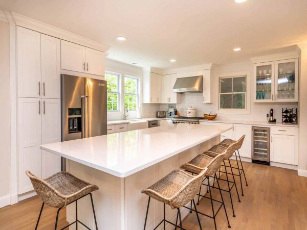 Cape Cod Home 994710