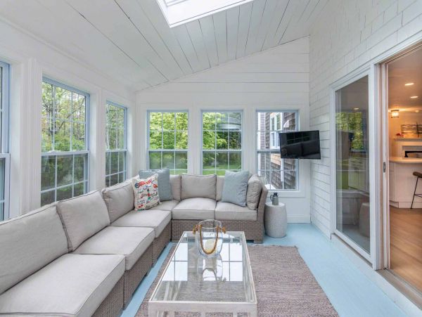Cape Cod Home 994710
