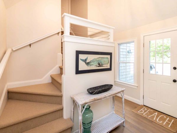 Cape Cod Home 994710