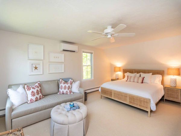 Cape Cod Home 994710