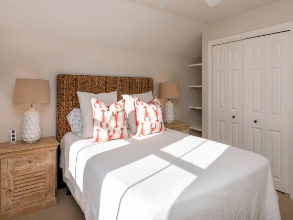 Cape Cod Home 994710