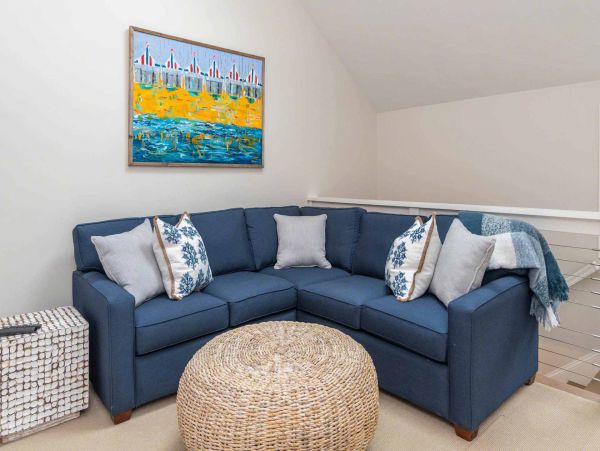 Cape Cod Home 994710